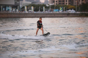 The Difference Between Using an Electric Water Surfboard and a Traditional Surfboard